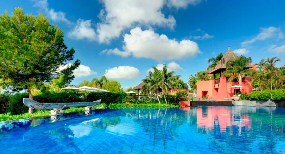 Asia Gardens Hotel & Thai Spa Pool