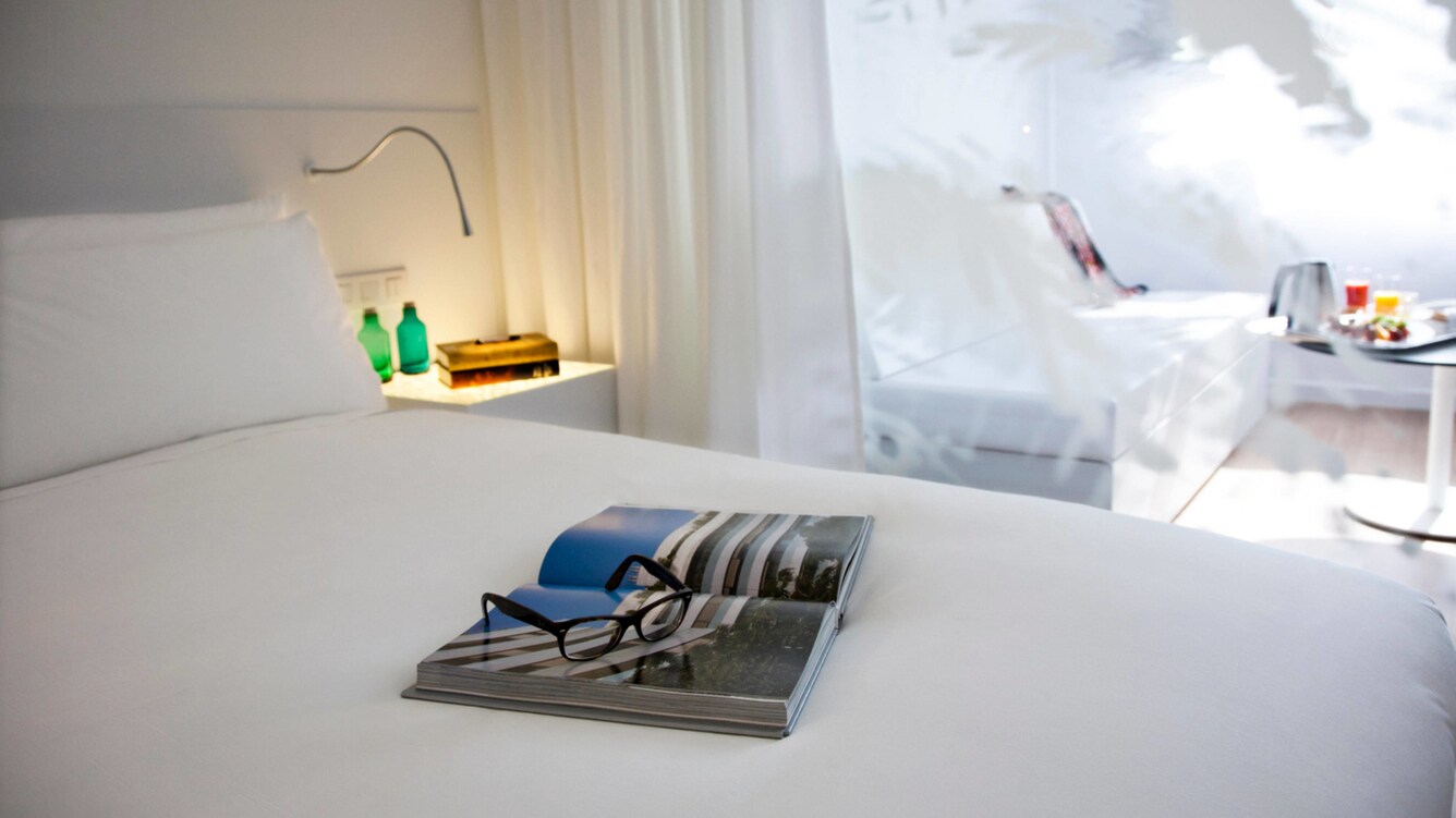 Premium king guestroom at Renaissance Barcelona Fira