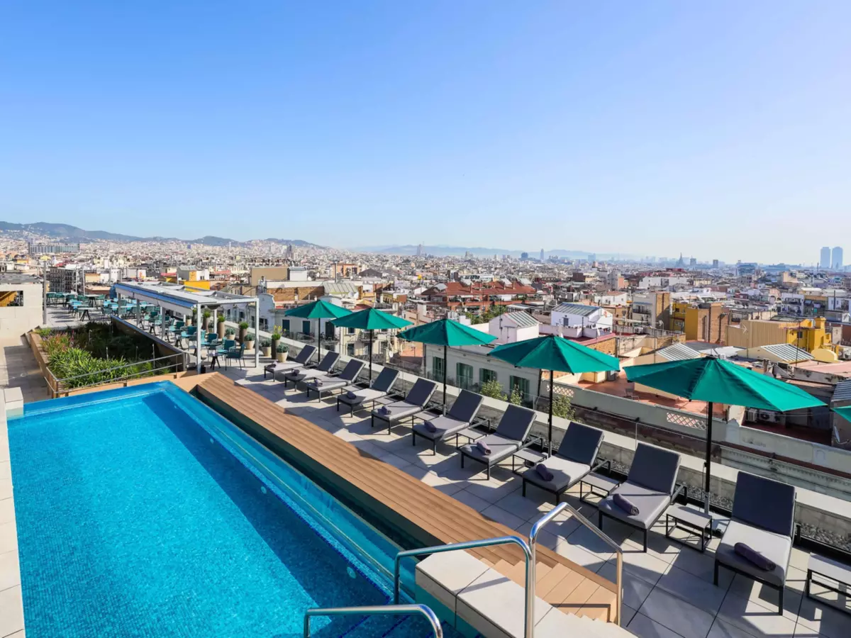 173 Rooftop Terrace and swimming pool with views over Barcelona